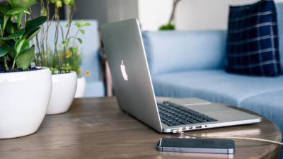 Apple улучшит охлаждение MacBook с помощью выдвижной подставки