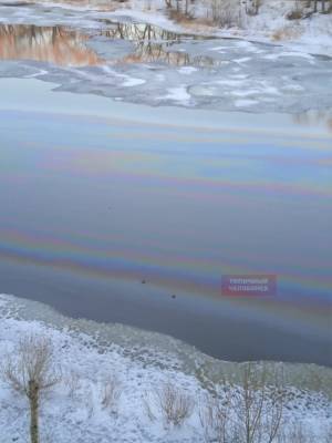 Жители Челябинска пожаловались на нефтяные пятна в реке Миасс