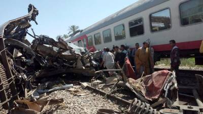 Минздрав Египта уточнил данные о погибших при столкновении поездов