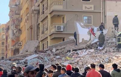 Обвал дома в Каире: число жертв возросло до 9, все больше пострадавших