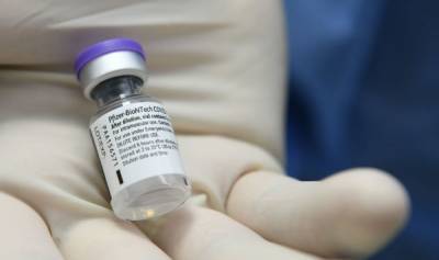 Поставки вакцин Pfizer в Латвию: ЕС обещал не обделять