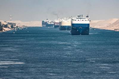 Нефть подорожала на 3% из-за блокады Суэцкого канала