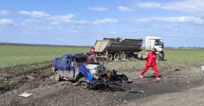 На Николаевщине столкнулись грузовик и легковушка: 3 человека погибли на месте