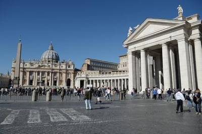 Папа римский срезал зарплаты кардиналам