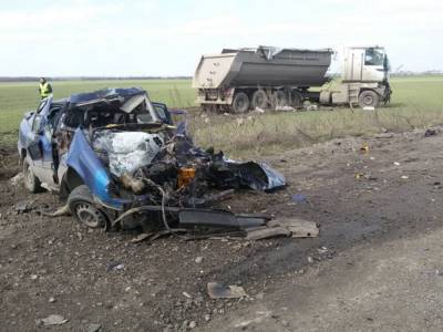 В Николаевской области такси столкнулось с грузовиком, есть погибшие