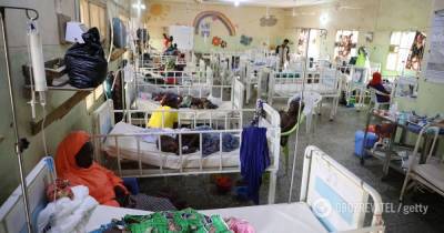 В Африке от неизвестной болезни умерла девочка, еще 30 детей заболели