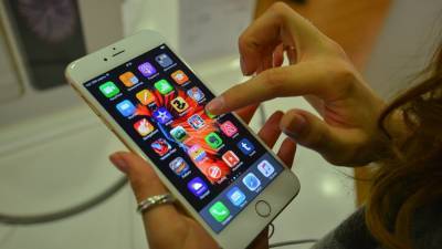 Модели iPhone 6 и iPhone 5s получили обновление "операционки" iOS