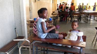 Военные Мозамбика эвакуировали застрявших в отеле из-за исламистов людей