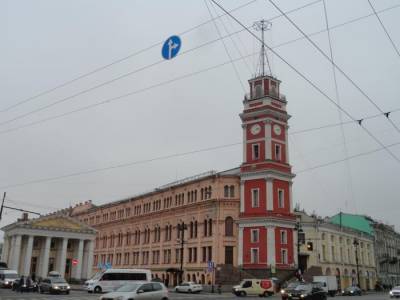 В Петербурге починили часовой механизм на Думской башне