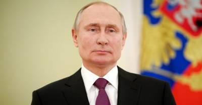 "На всякий случай": Путин после вакцинации от коронавируса положил на прикроватную тумбочку градусник
