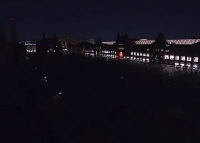 На время акции "Час Земли" на Кремле отключили подсветку, Красная площадь погрузилась во тьму