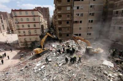 В Египте обрушился 10-этажный жилой дом, есть жертвы. ВИДЕО