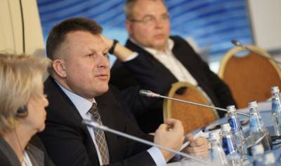В политику спустя десять лет: экс-министру сообщения Латвии придется постараться