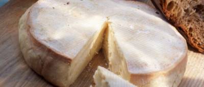 Во Франции монахи начали экстренную распродажу 2,8 тонн сыра из-за COVID-19