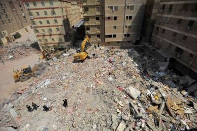 Число жертв обрушения жилого дома в Египте возросло до 22
