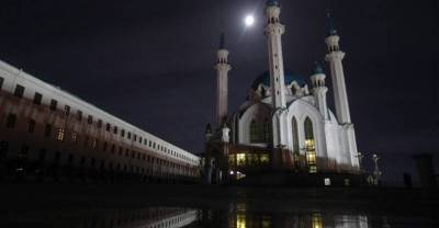 Мусульмане проводят ночь прощения и молитвы — Бараат