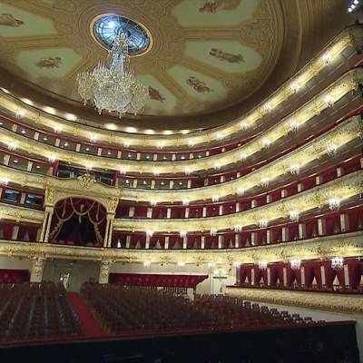 Власти Москвы пока не будут смягчать ограничения по заполняемости залов в театрах