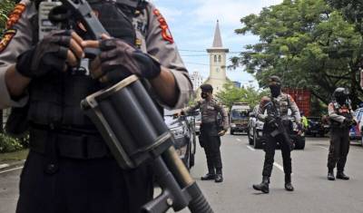 У католической церкви в Индонезии прогремел мощный взрыв