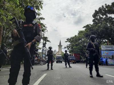 В Индонезии двое смертников подорвались около католической церкви