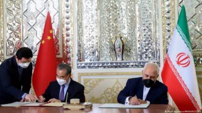 Китай и Иран договорились о сотрудничестве на 25 лет