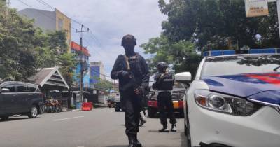 В Индонезии двое смертников подорвались у католической церкви во время мессы: пострадали 14 человек