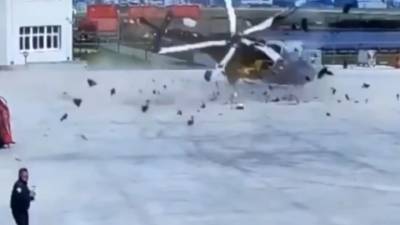 Момент крушения вертолета при взлете из аэропорта попал на видео