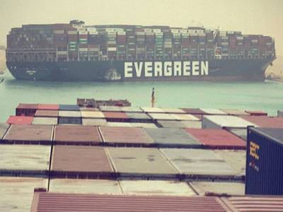 Суэцкий кризис: раскрыт план по освобождению застрявшего контейнеровоза