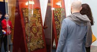 Выставка кайтагской вышивки проходит в Петербурге на фоне возрождения народного промысла в Дагестане