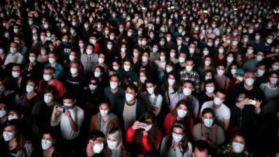 COVID-эксперимент: в Испании устроили концерт на 5 тысяч человек – яркие фото