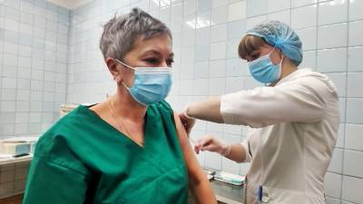 В России стала доступна третья вакцина от коронавируса