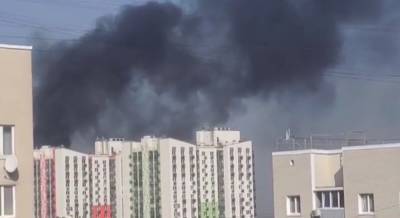 В Киеве горела новостройка на Троещине: видео