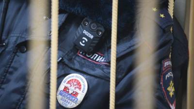 Полицейские задержали вымогателей 23 млн рублей у москвича