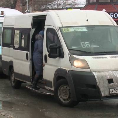 В Омске ищут водителя маршрутки, не заметившего упавшую школьницу