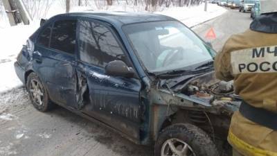 Пять человек пострадали в ДТП с участием Kia и "газели" в Свердловской области