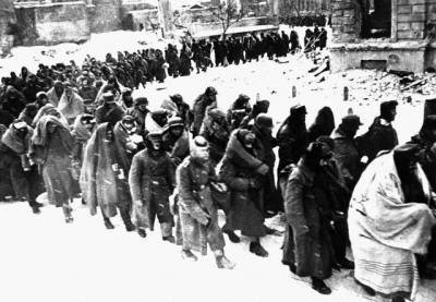 Почему в поражении под Сталинградом немецкие генералы обвиняли Гитлера