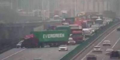 Компания Evergreen повторила на суше знаменитый маневр своего контейнеровоза