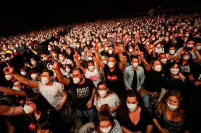 В Испании ради эксперимента провели концерт с 5000 зрителей в разгар пандемии
