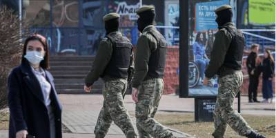 В Беларуси планируют предоставлять охрану работникам госСМИ и силовикам. Новая редакция закона позволит им даже изменить внешность