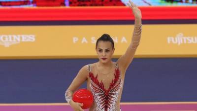 Победа израильской гимнастки Линой Ашрам: 3 медали на Кубке мира в Софии