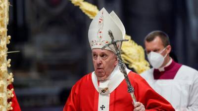 Папа римский отслужил мессу в Вербное воскресенье — вновь на фоне COVID-19