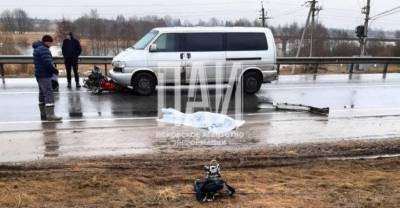 В Псковской области дети на мопеде врезались в микроавтобус и погибли