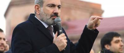 Премьер-министр Армении Пашинян планирует уйти в отставку в апреле