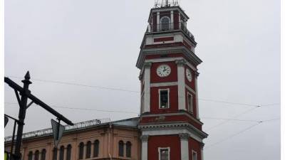 В Петербурге отремонтировали часы на Думской башне