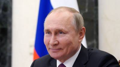 Путин о том, почему не привился публично: "Мы должны обезьянничать?"