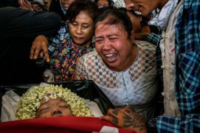 «Как я могу жить без тебя, сын мой?»: СМИ опубликовали истории убитых в кровавую субботу