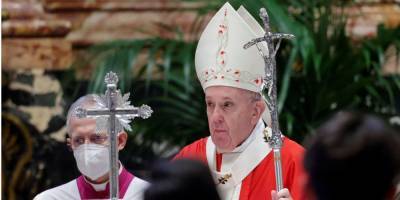 Папа Франциск провел мессу в Вербное воскресенье. Он заявил, что дьявол использует коронакризис, чтобы сеять раздор и недоверие — фото