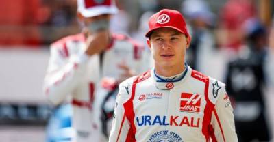 Россиянин Мазепин вылетел с трассы в первой в своей жизни гонке "Формулы-1"