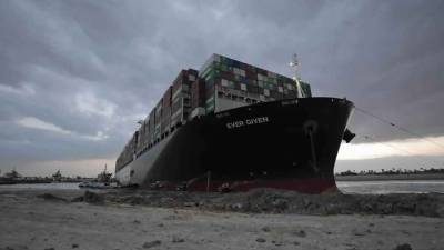 Россия заявила о готовности помочь Египту с контейнеровозом Ever Given