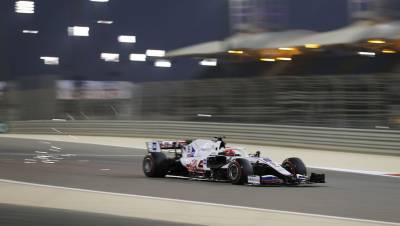 Хэмилтон выиграл гран-при Бахрейна, Мазепин сошел на первом круге