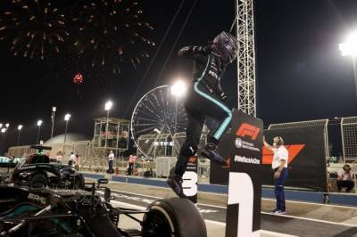 Хэмилтон стал победителем первой гонки нового сезона «Формулы-1»